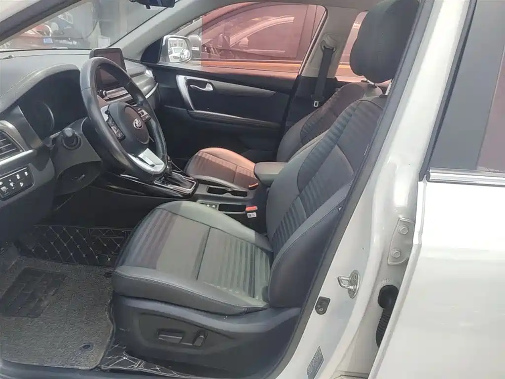 Kia Sportage — фото 15