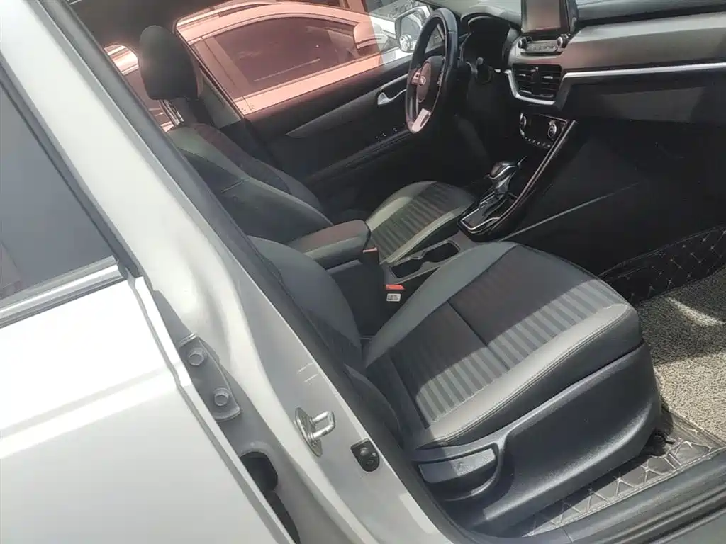Kia Sportage — фото 25