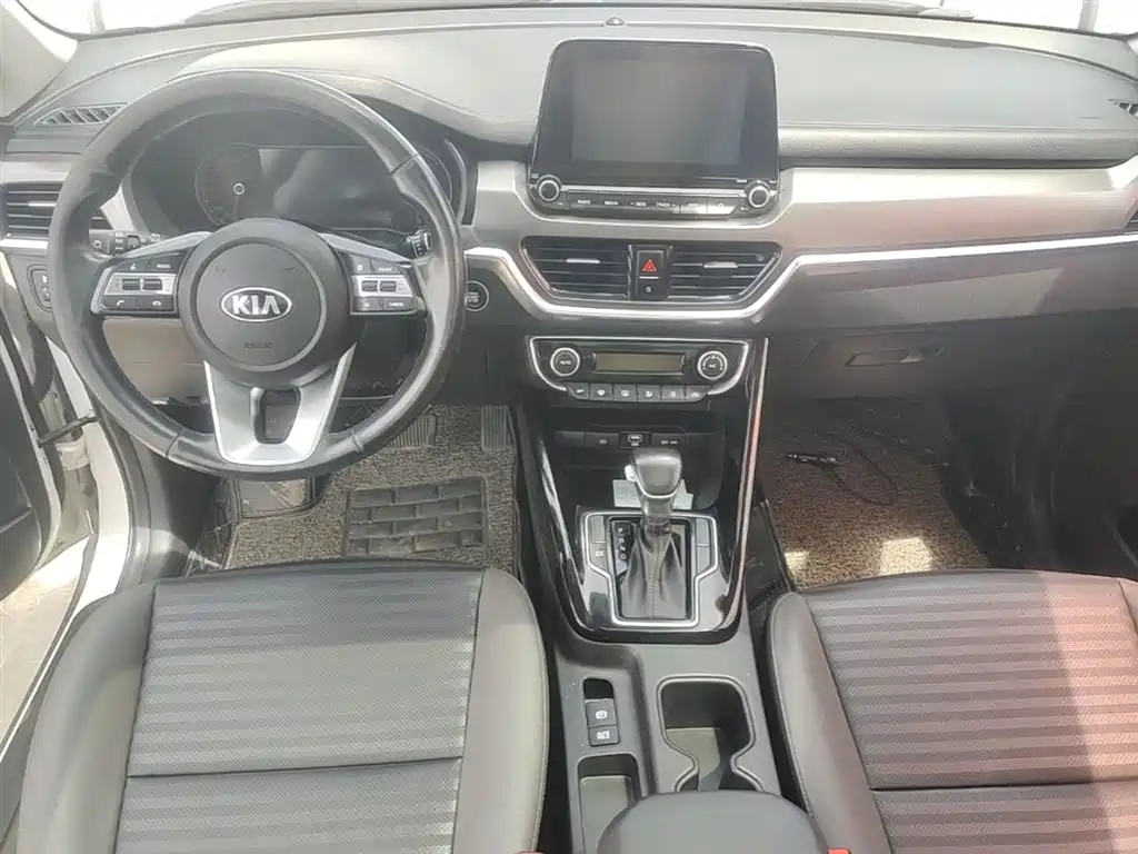 Kia Sportage — фото 10