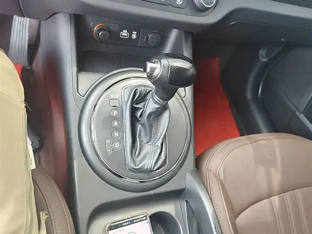 Kia Sportage — фото 14