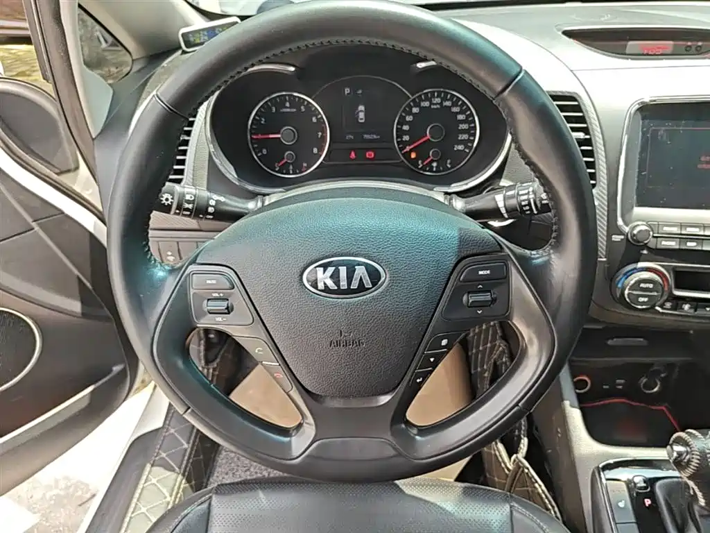 Kia K3 — фото 11