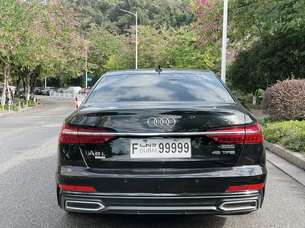 Audi A6L — фото 9
