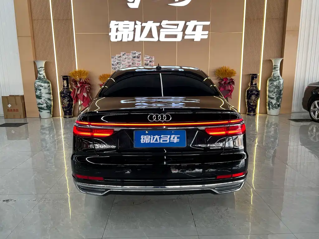 Audi A8 — фото 6