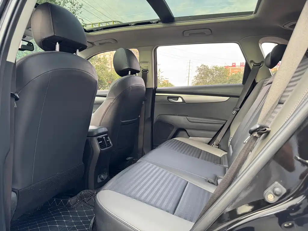 Kia Sportage — фото 5