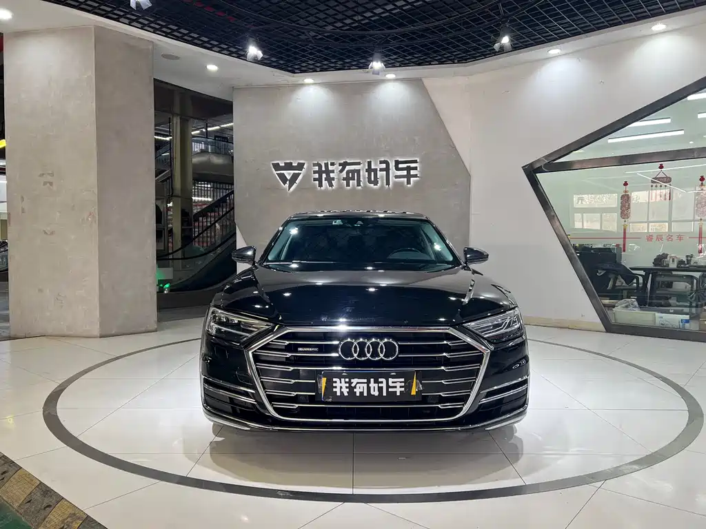 Audi A8 — фото 2