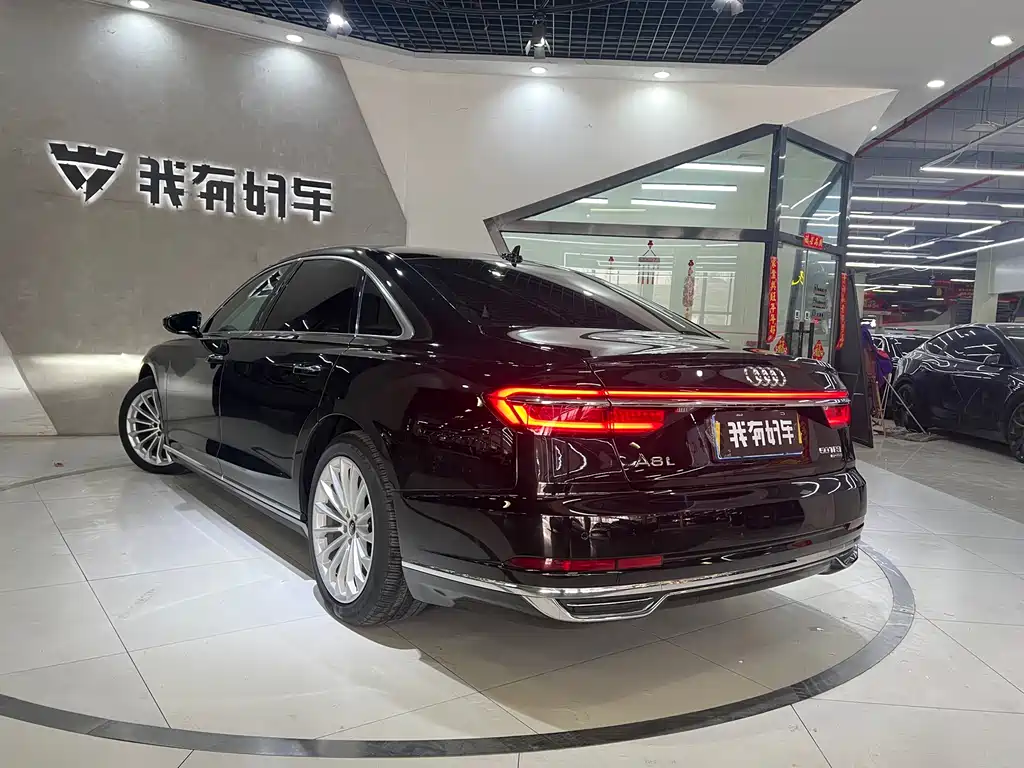 Audi A8 — фото 14
