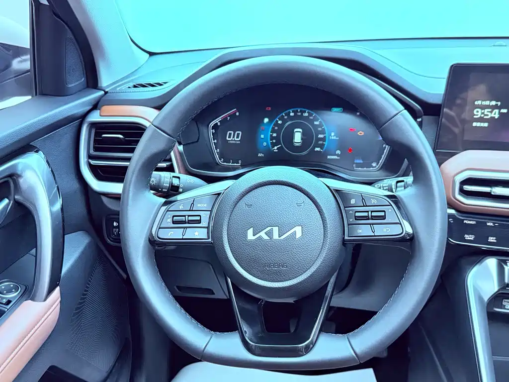 Kia Sportage — фото 11