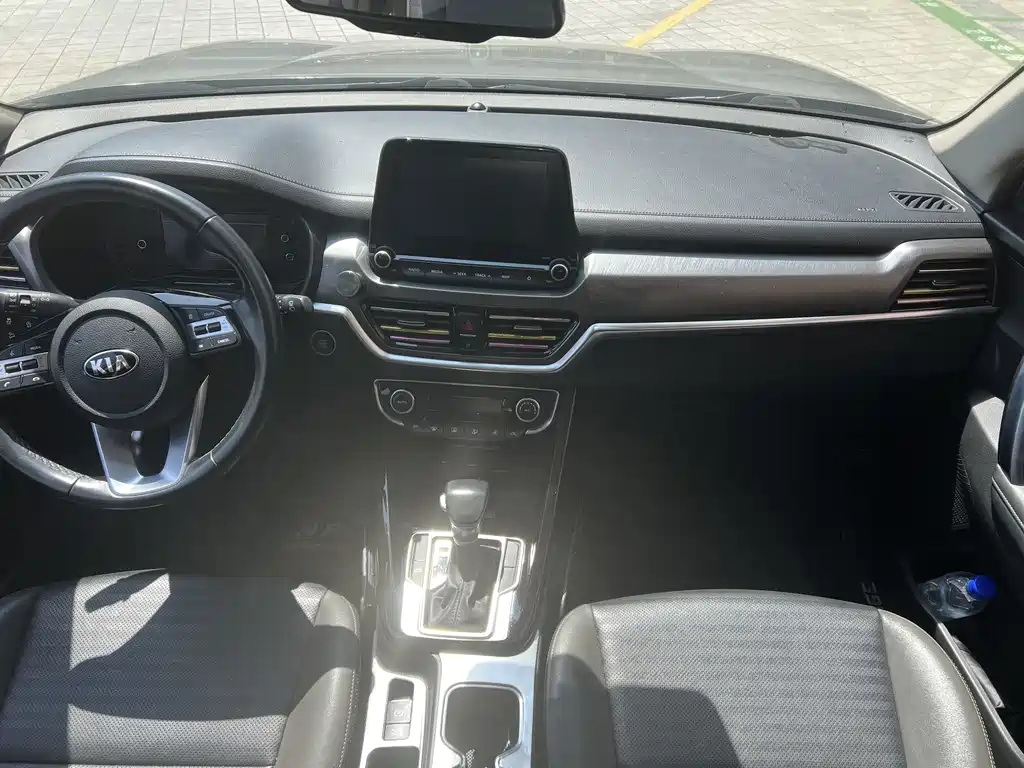 Kia Sportage — фото 8