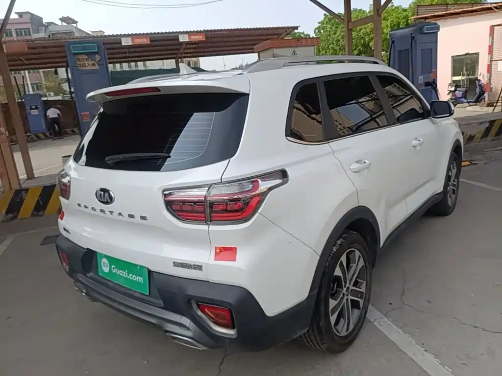Kia Sportage — фото 7