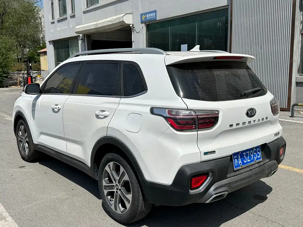 Kia Sportage — фото 9