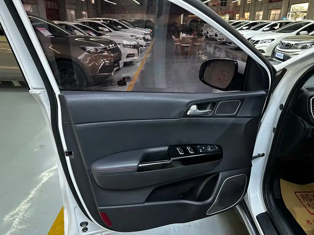 Kia KX5 — фото 8