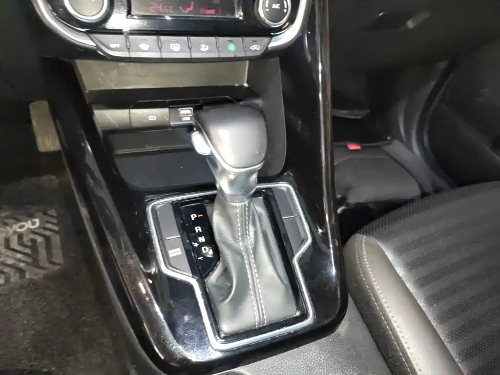 Kia Sportage — фото 10