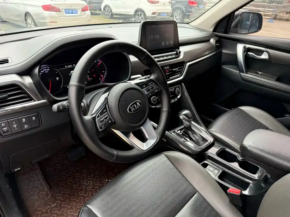 Kia Sportage — фото 15