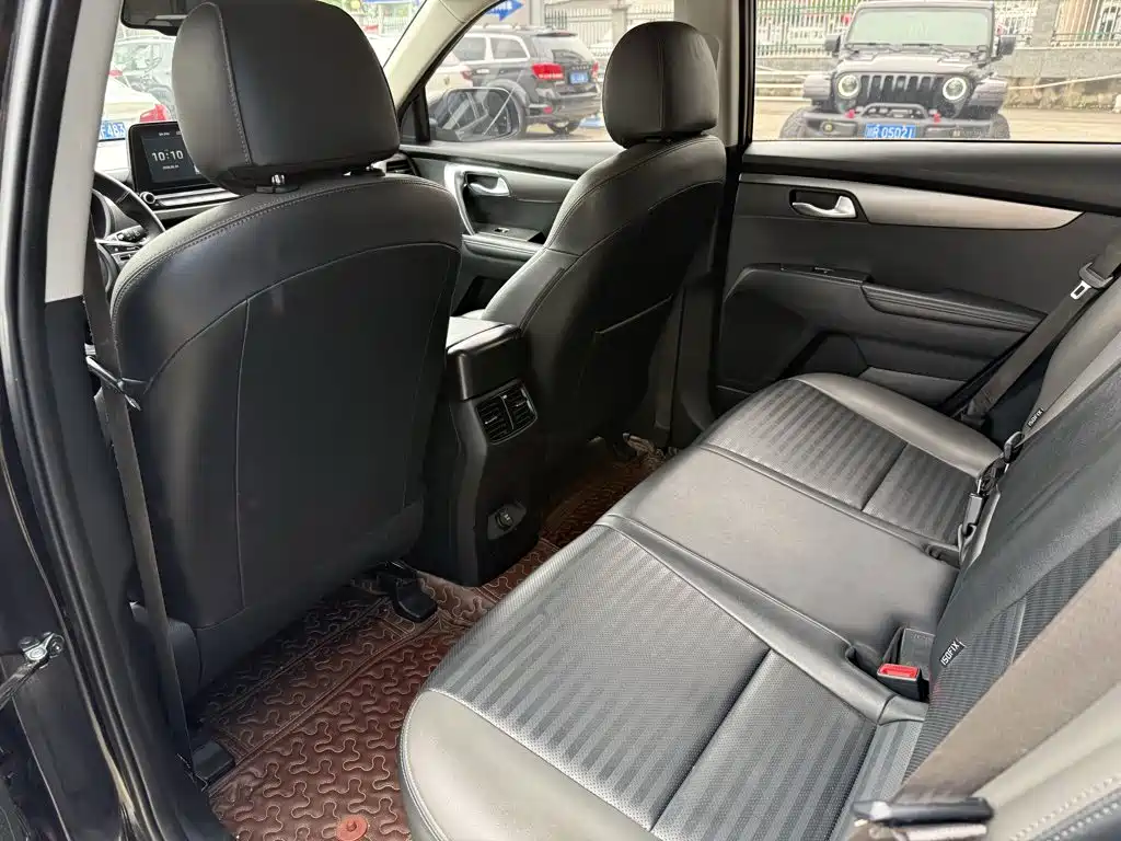 Kia Sportage — фото 9