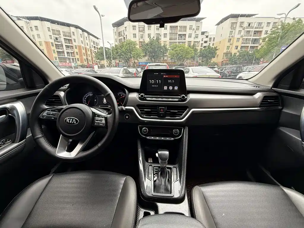 Kia Sportage — фото 10