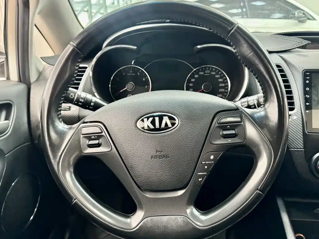 Kia K3 — фото 19