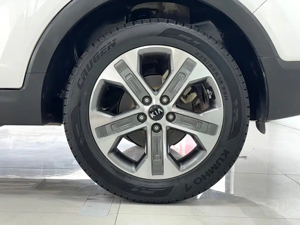 Kia Sportage — фото 15