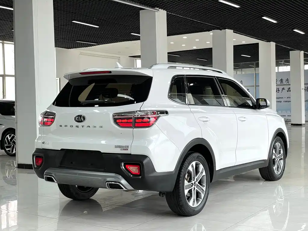 Kia Sportage — фото 6