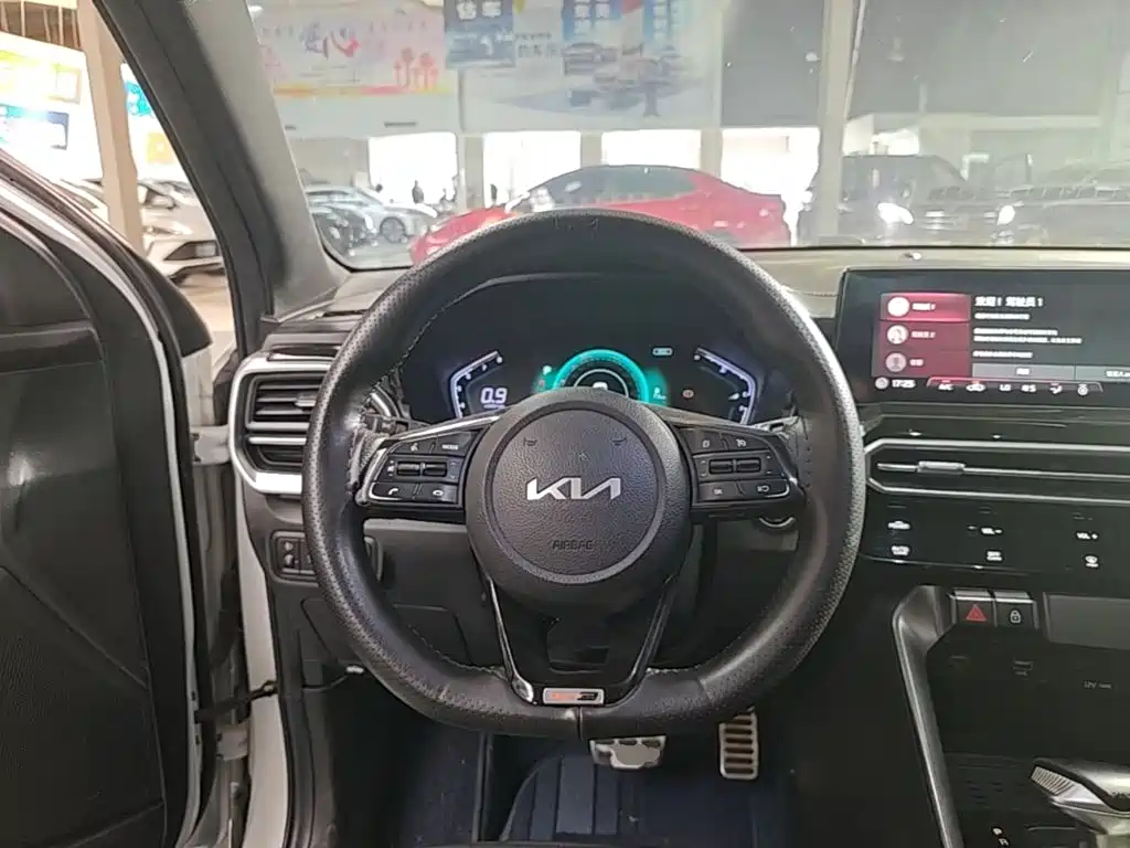 Kia Sportage — фото 11