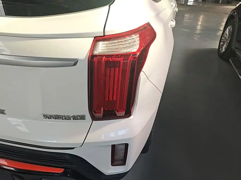 Kia Sportage — фото 8