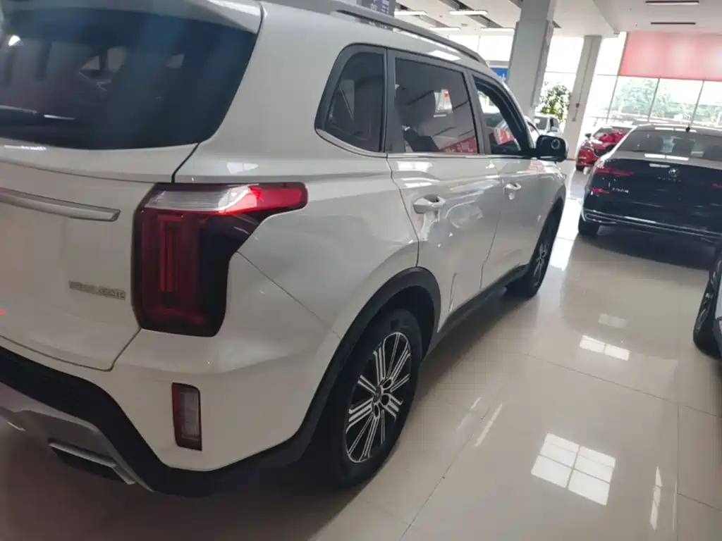 Kia Sportage — фото 8