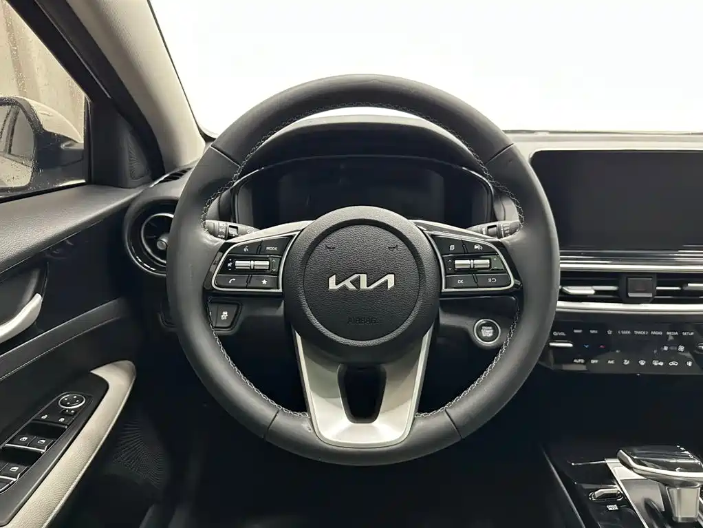 Kia K3 — фото 10
