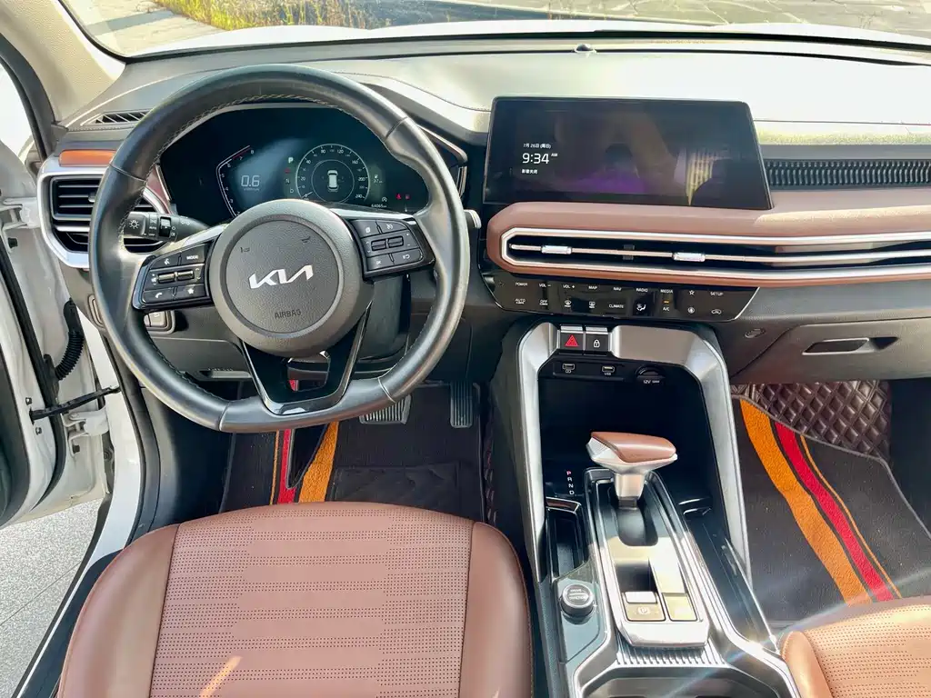Kia Sportage — фото 13