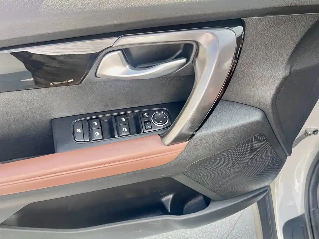 Kia Sportage — фото 8