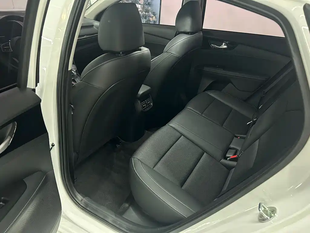 Kia K3 — фото 5