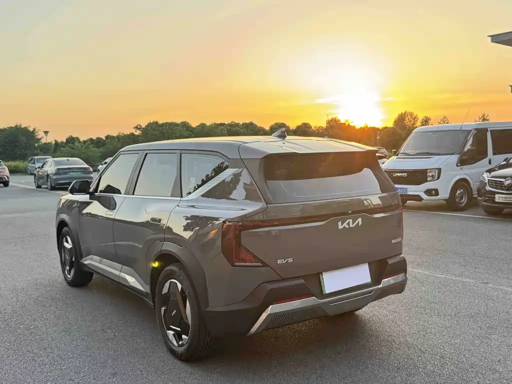 Kia EV5 — фото 8