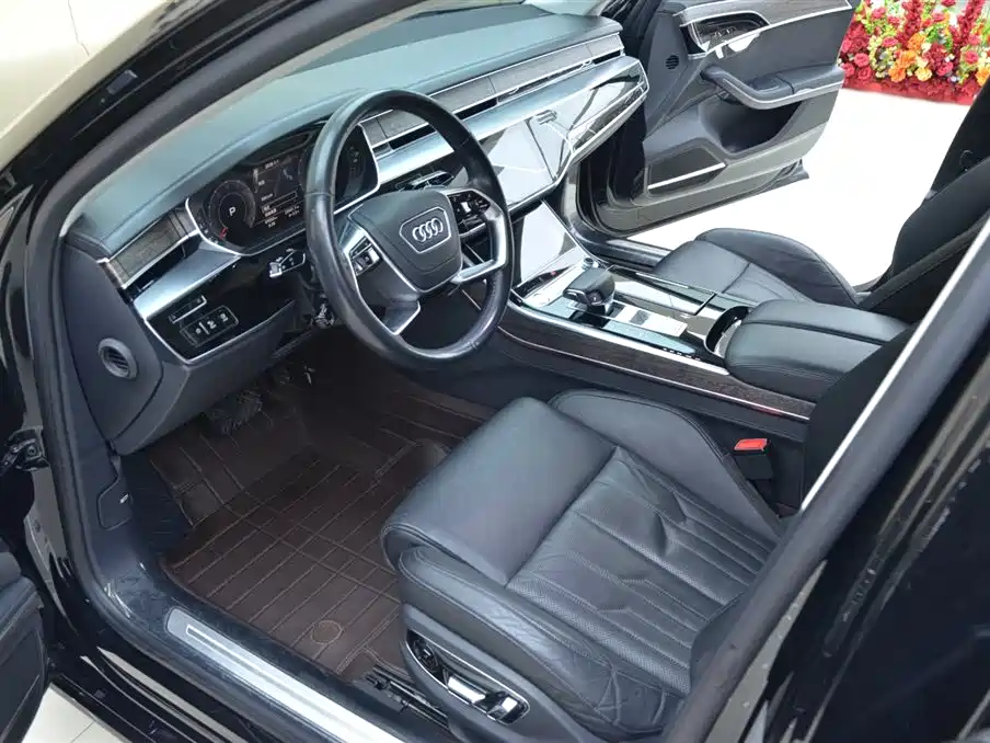 Audi A8 — фото 4
