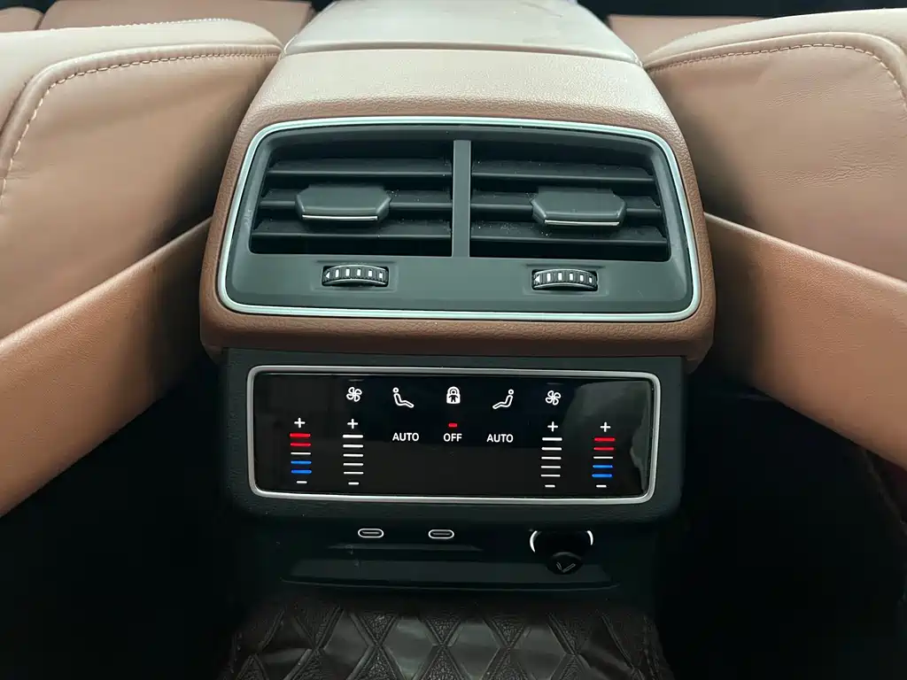 Audi A6L — фото 10