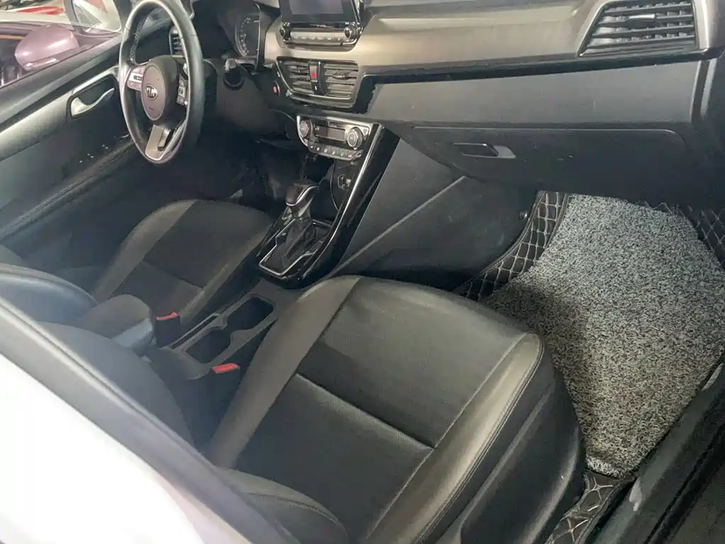 Kia Sportage — фото 15