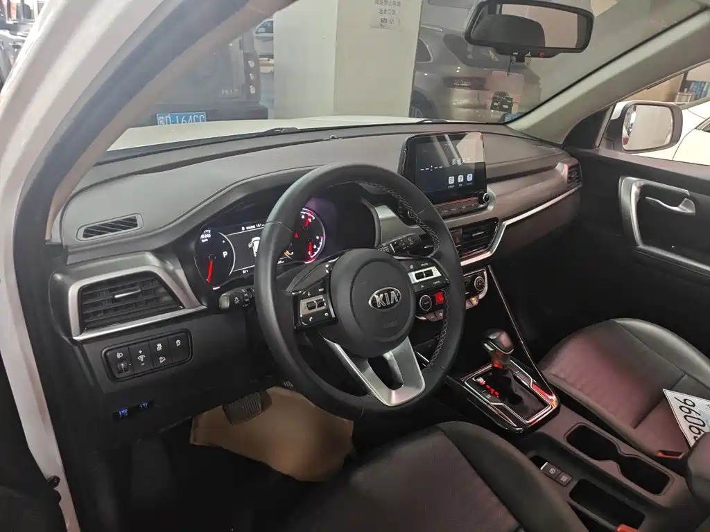 Kia Sportage — фото 15