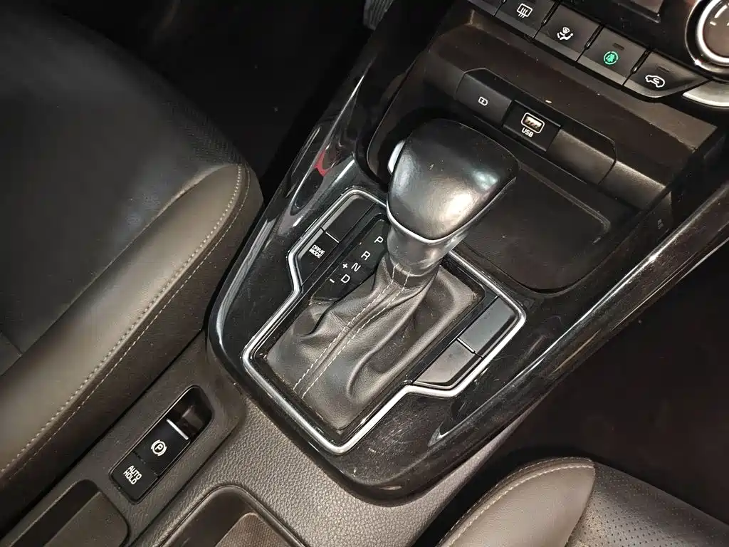 Kia Sportage — фото 9