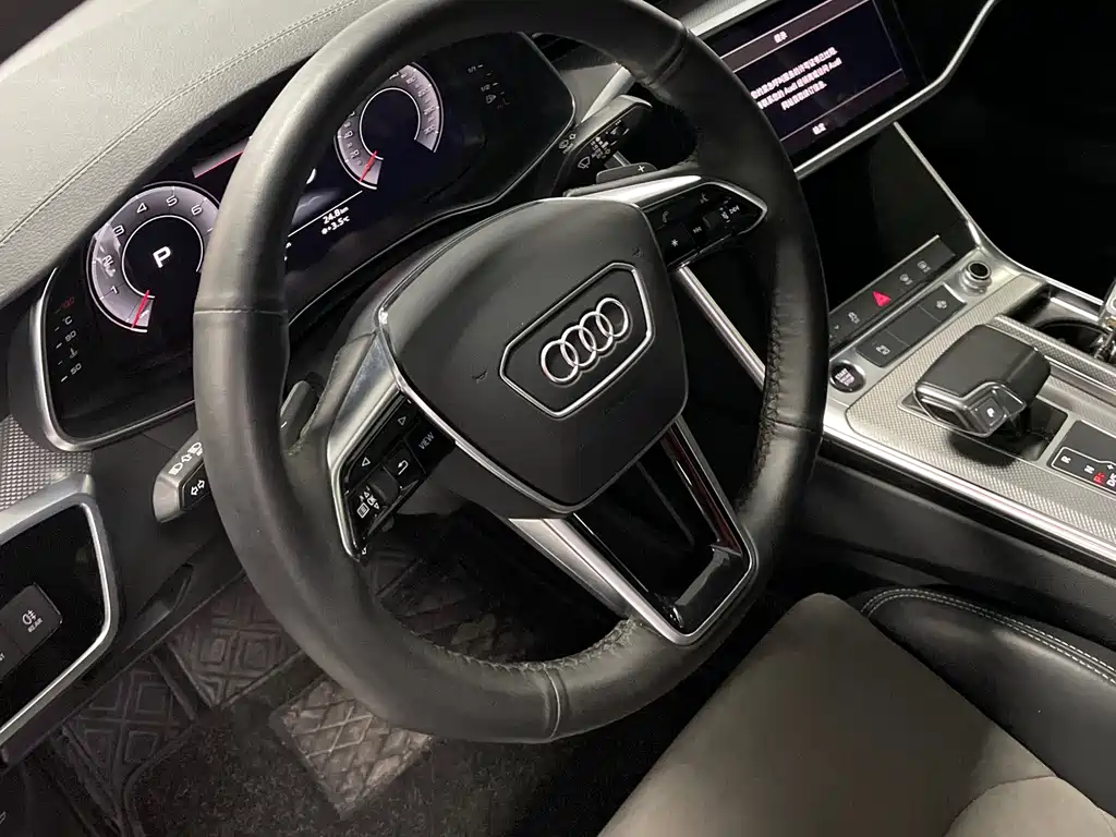 Audi A6L — фото 10