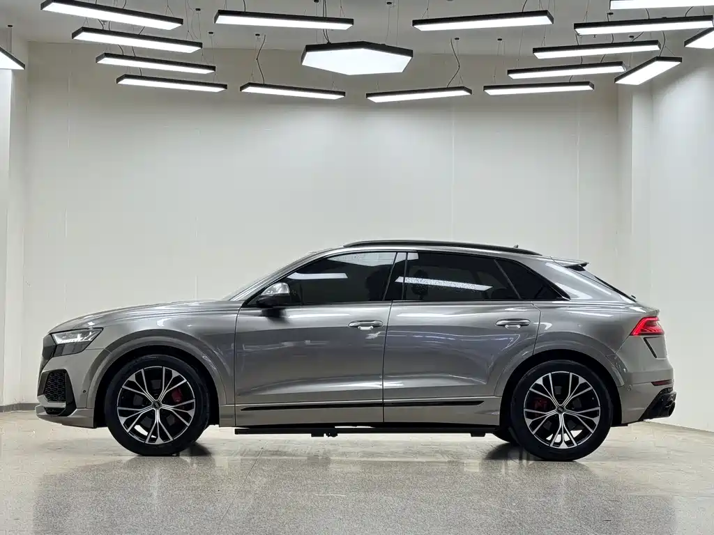Audi Q8 — фото 4