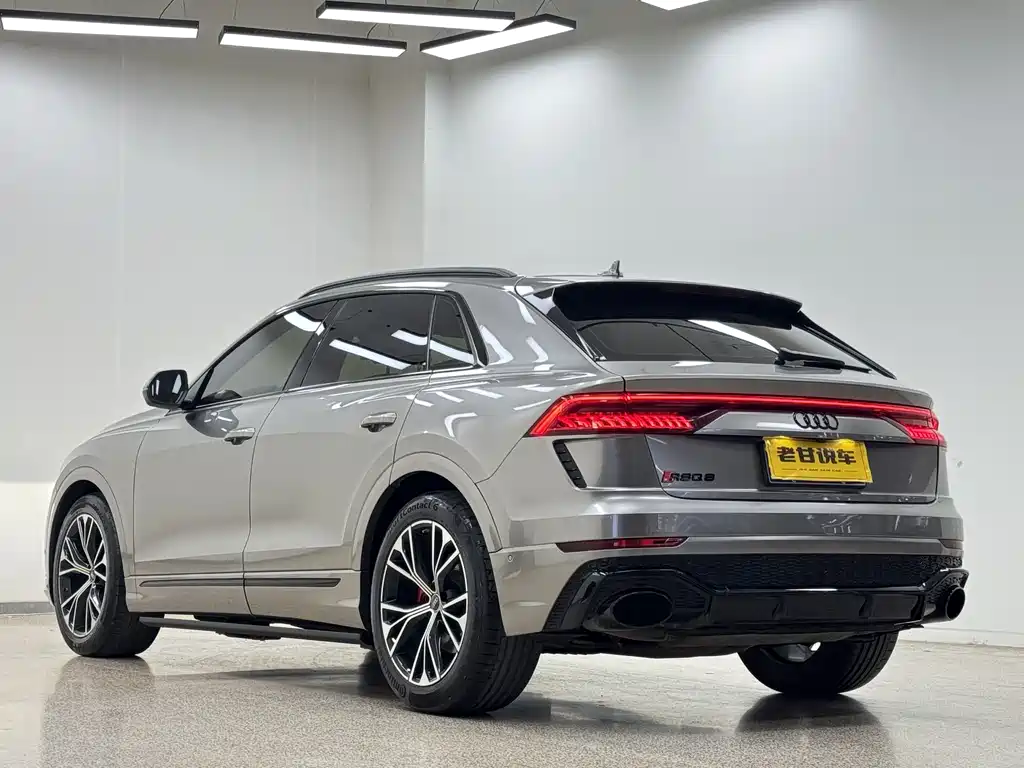 Audi Q8 — фото 7