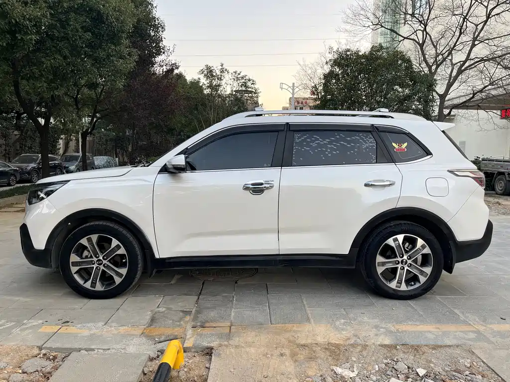 Kia Sportage — фото 8