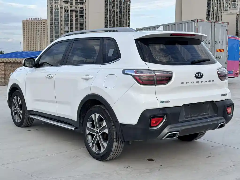 Kia Sportage — фото 7