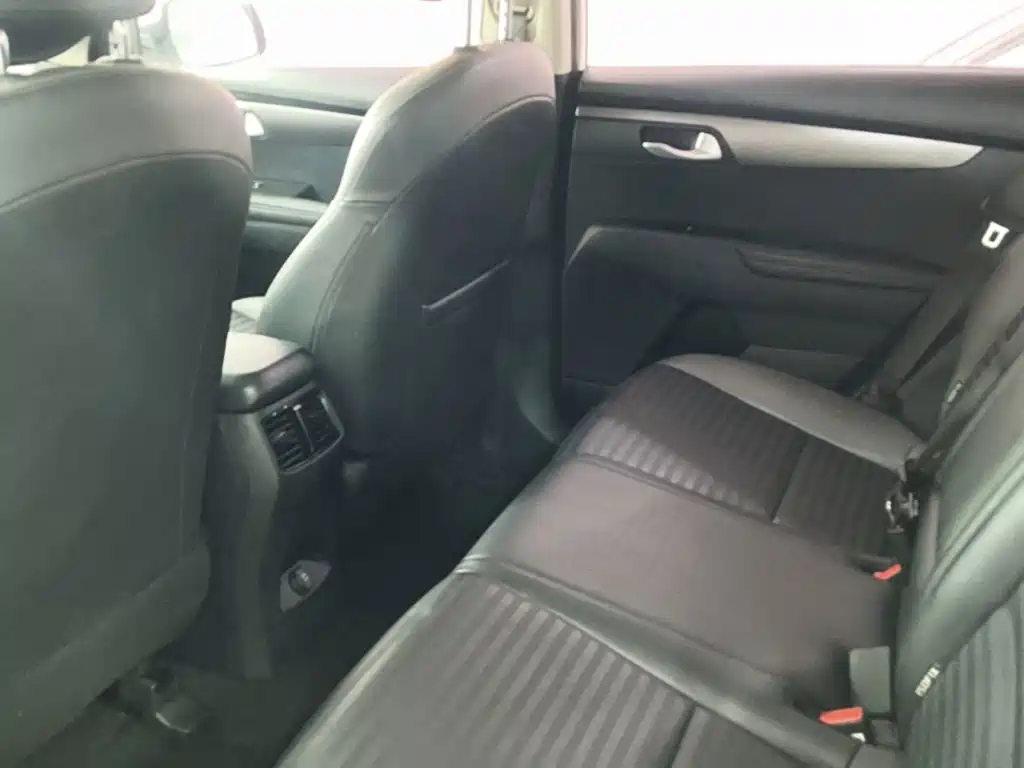 Kia Sportage — фото 13