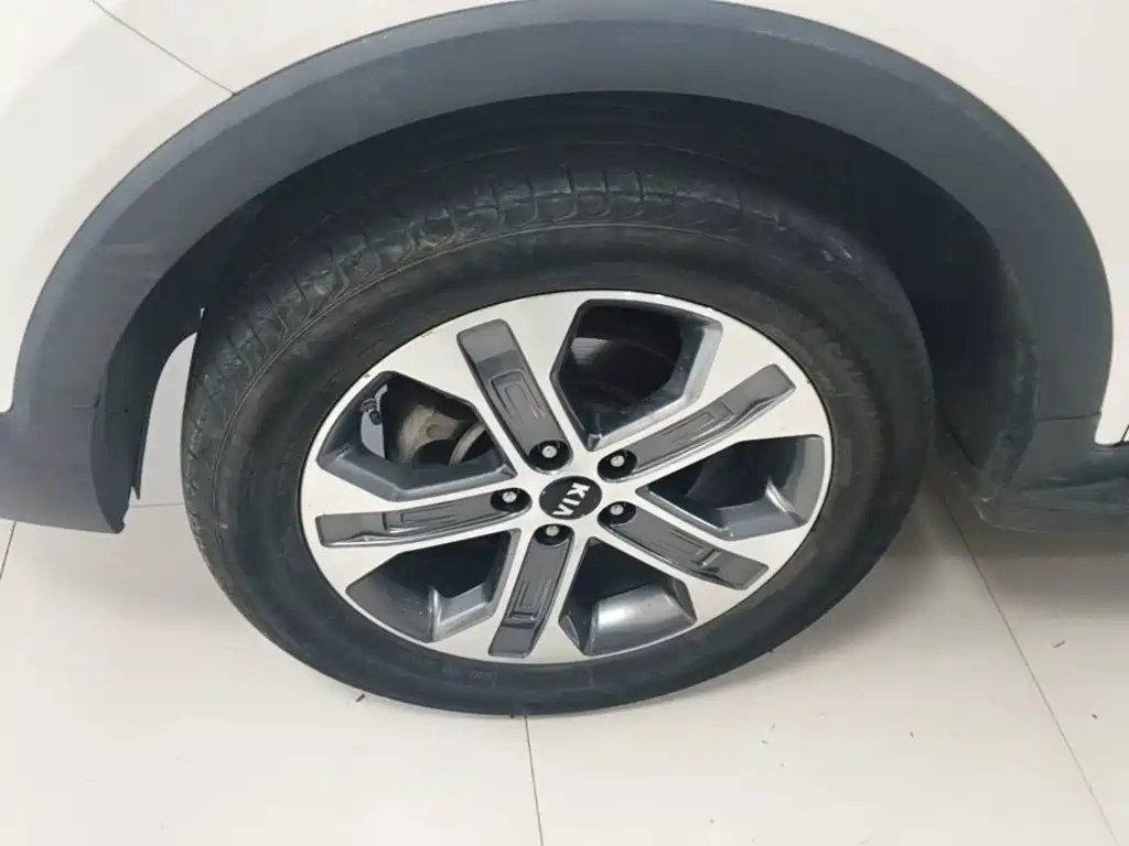Kia Sportage — фото 25