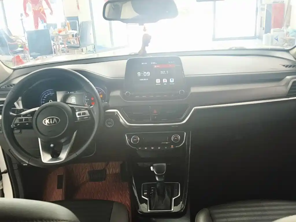 Kia Sportage — фото 6