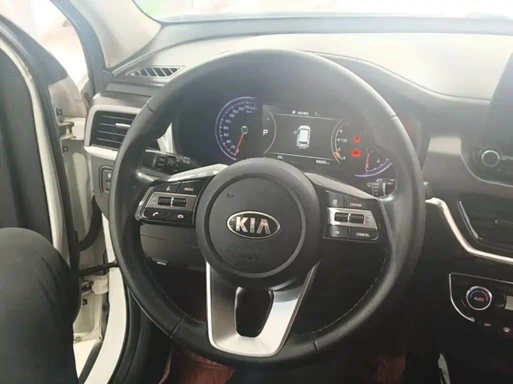 Kia Sportage — фото 7