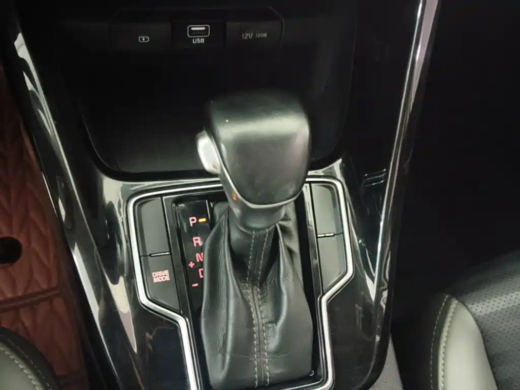 Kia Sportage — фото 10