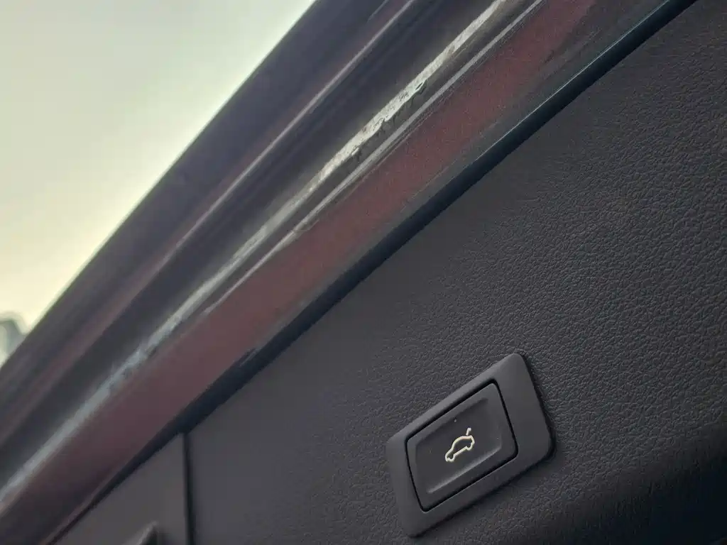 Audi e-tron — фото 10