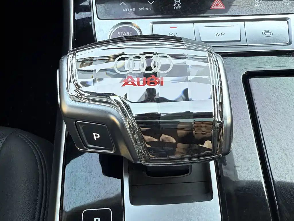 Audi Q7 — фото 13