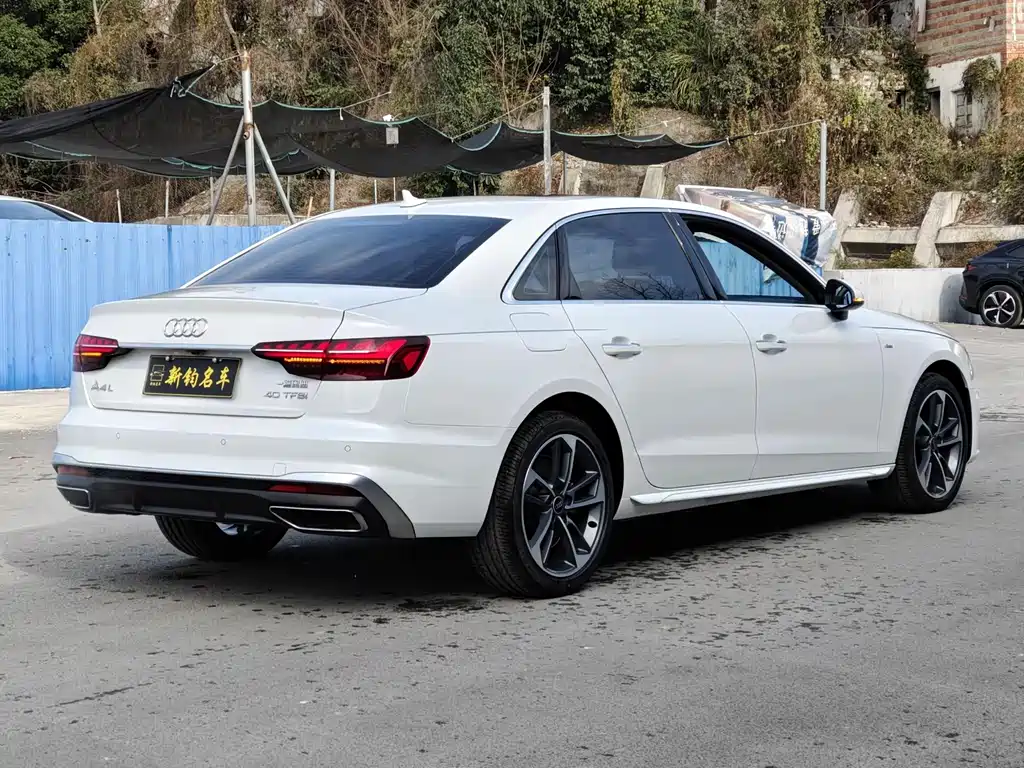 Audi A4L — фото 11