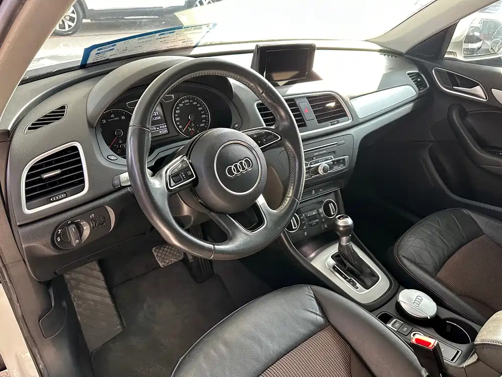 Audi Q3 — фото 10