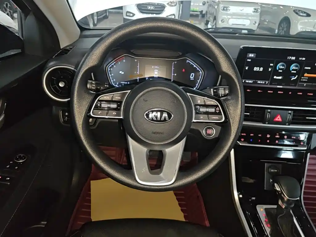 Kia K3 — фото 11